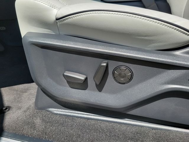 Certified Used 2025 Agate Black Metallic Ford Platinum image 18