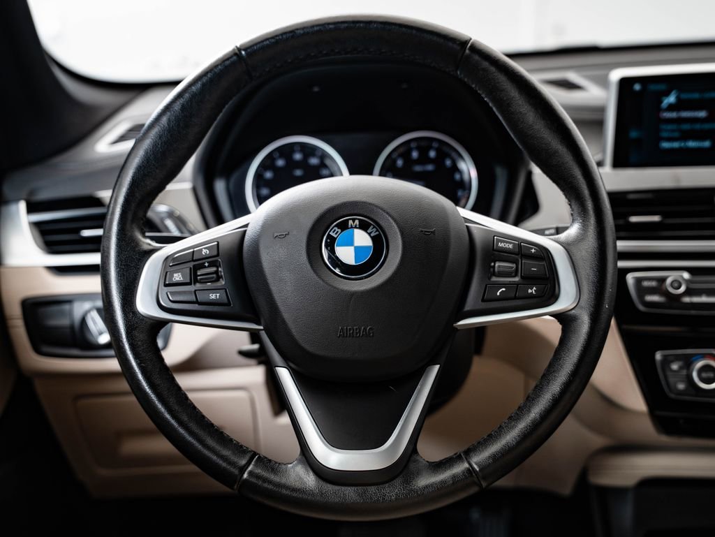Used 2021 Glacier Silver Metallic BMW sDrive28i image 41