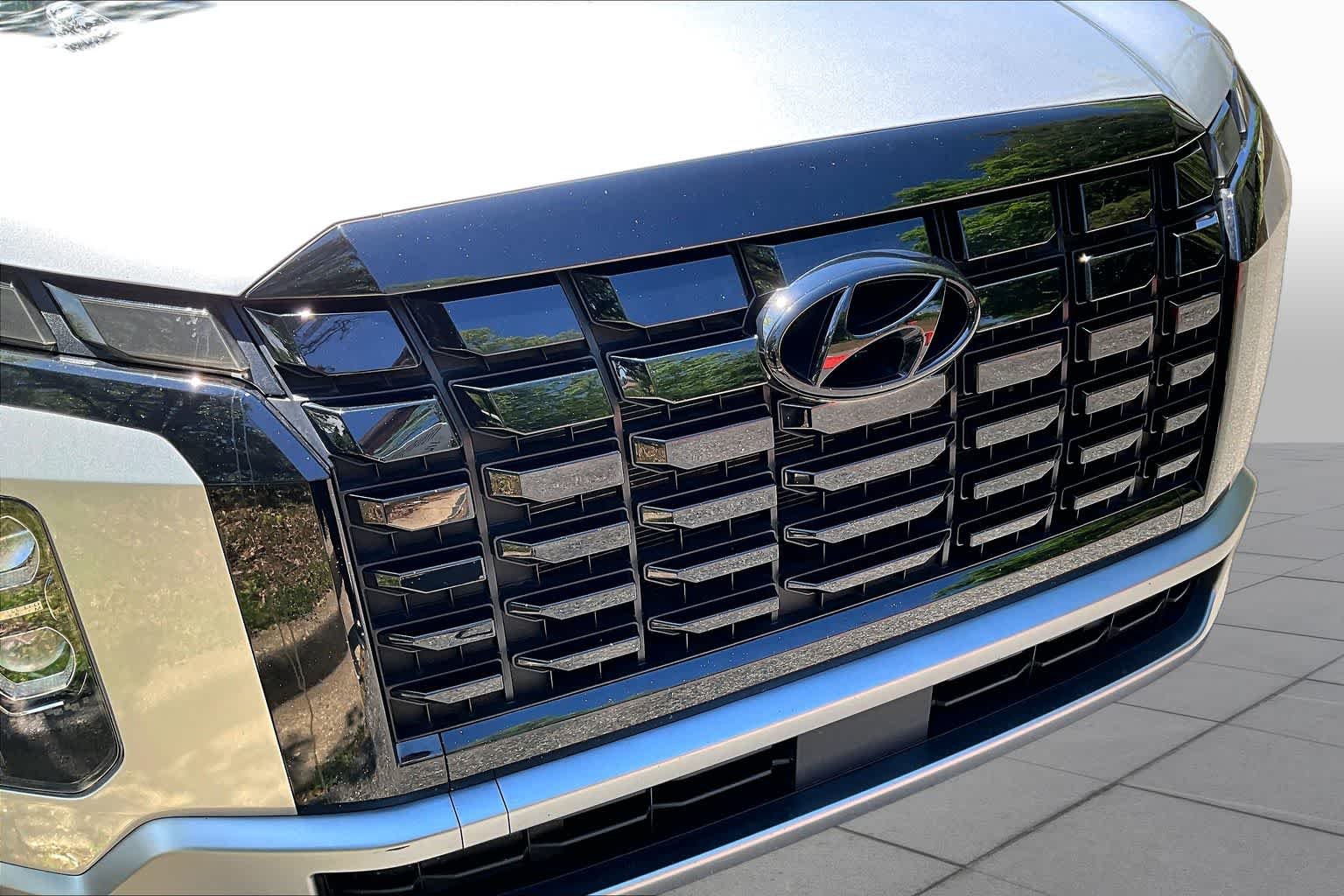 Used 2025 Typhoon Silver Hyundai SEL image 30