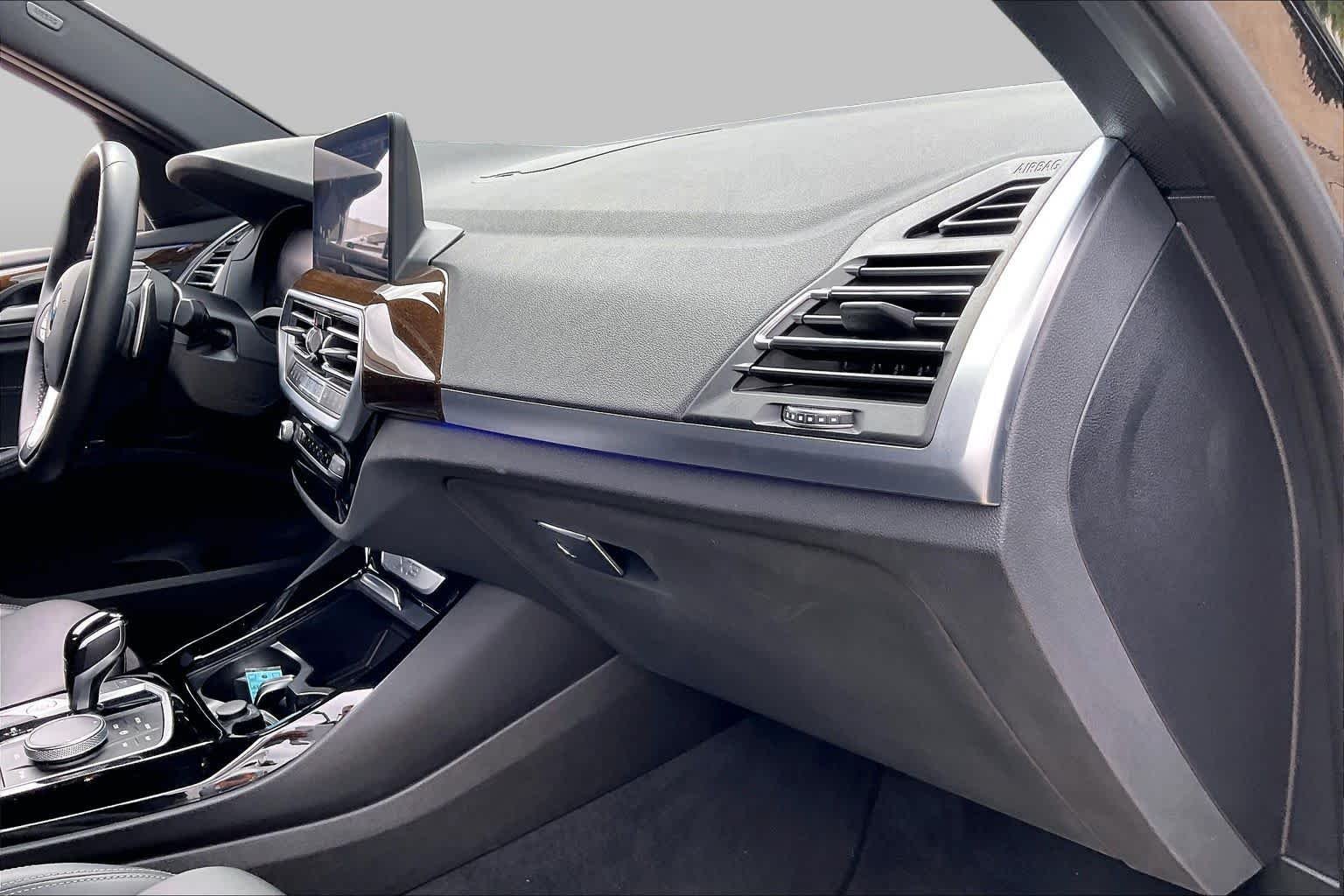 Used 2022 Black Sapphire Metallic BMW sDrive30i image 18