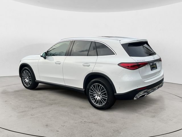 Used 2026  Mercedes-Benz GLC 300 image 3