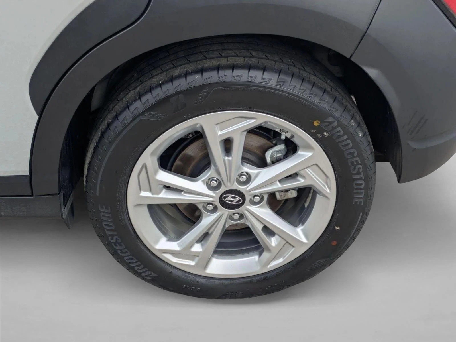 Used 2022 Cyber Silver Hyundai SEL image 22