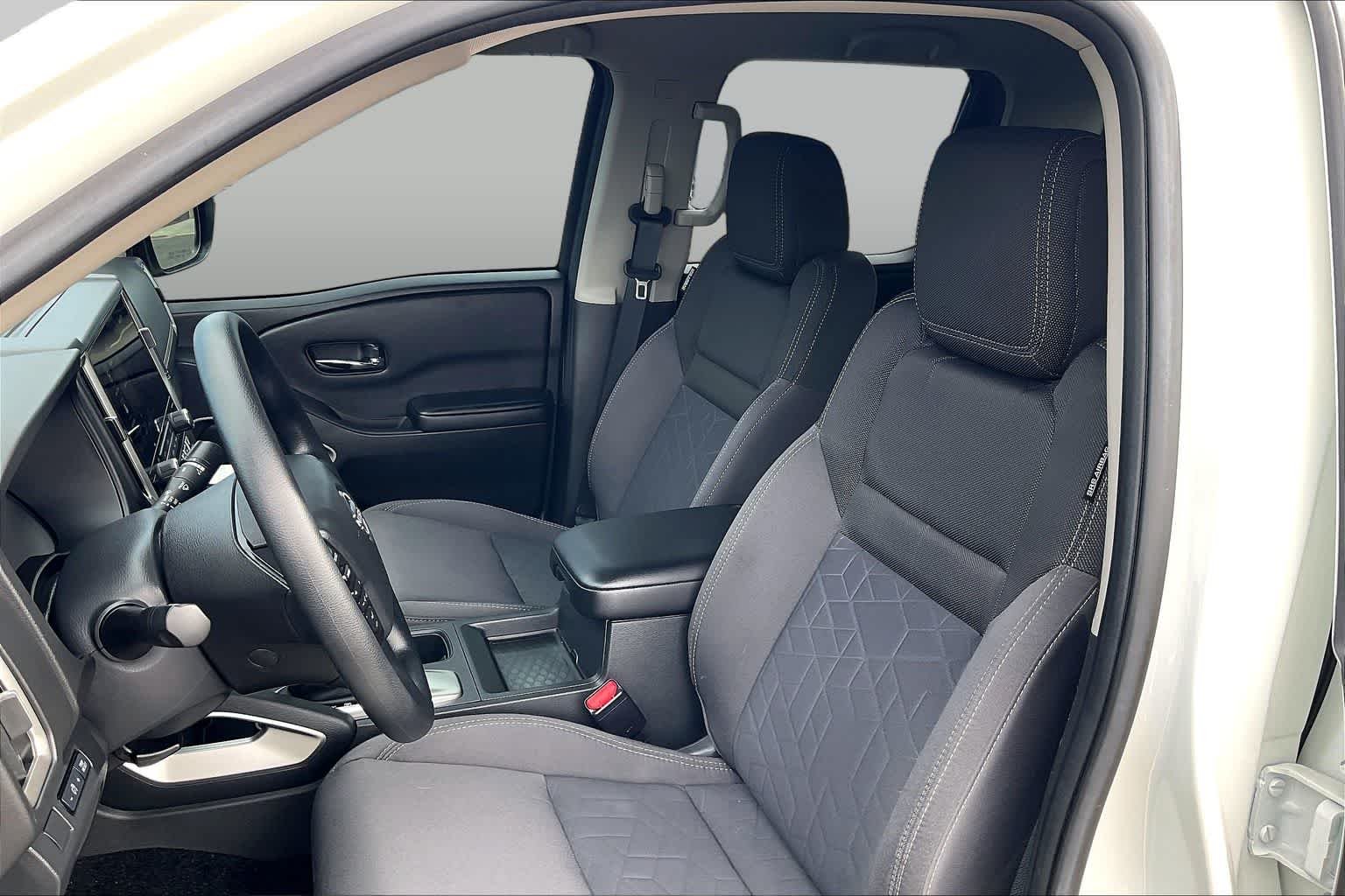 Used 2025 Glacier White Nissan SV image 8