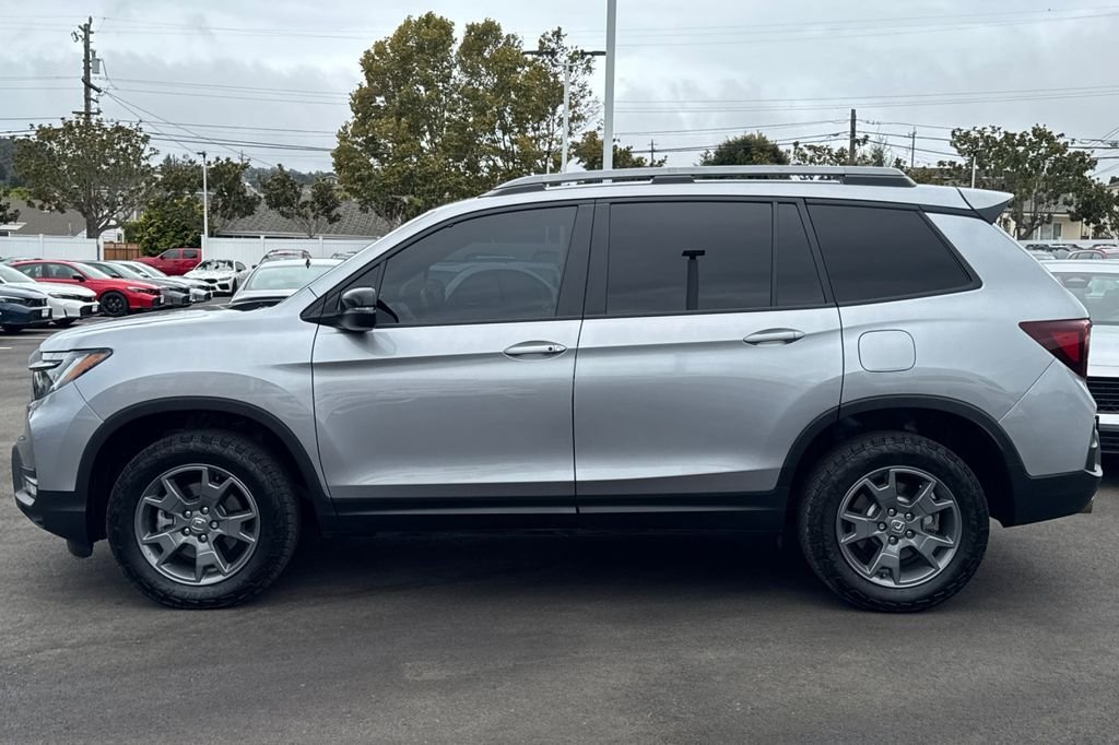 Used 2025 Lunar Silver Metallic Honda TrailSport image 7