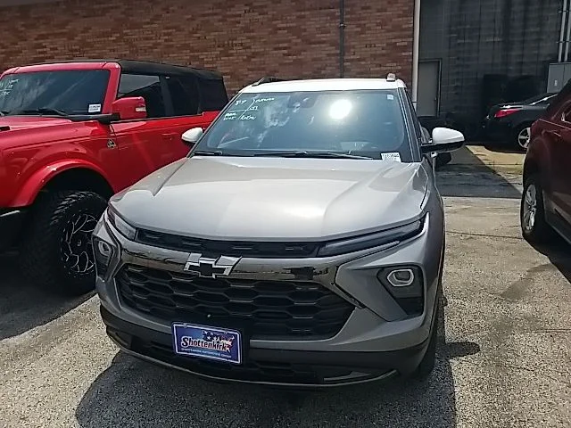 Used 2025 Gray Chevrolet ACTIV image 8