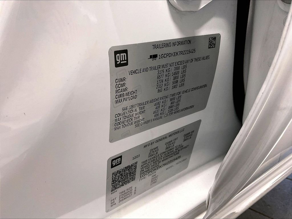 Used 2024 White Chevrolet LT image 35