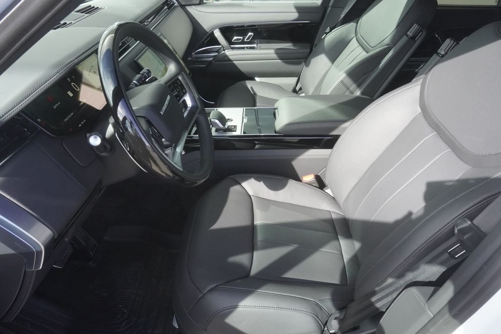 New 2026 Fuji White Land Rover SE image 19