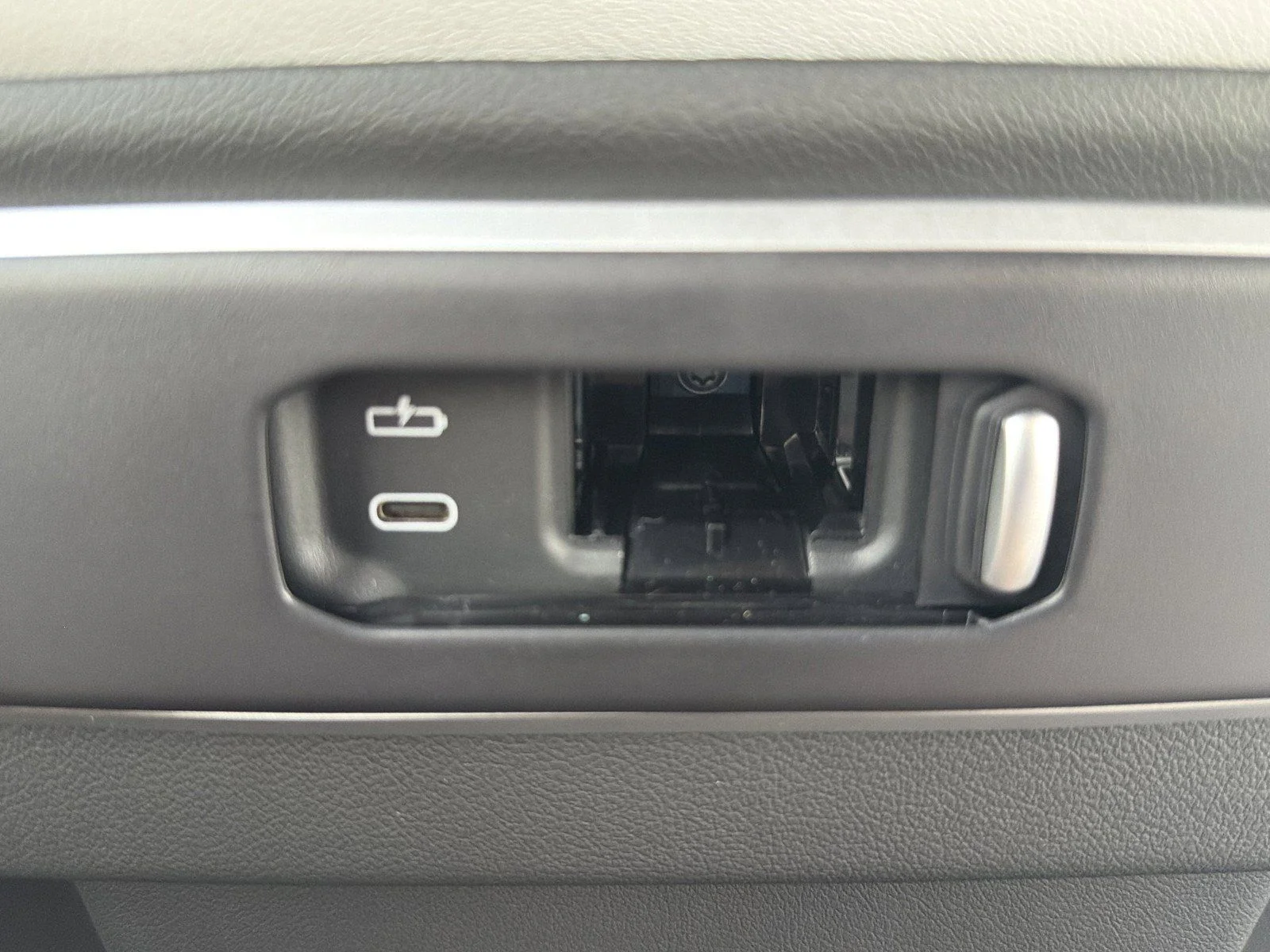 New 2026 Dravit Grey Metallic BMW sDrive40i image 20