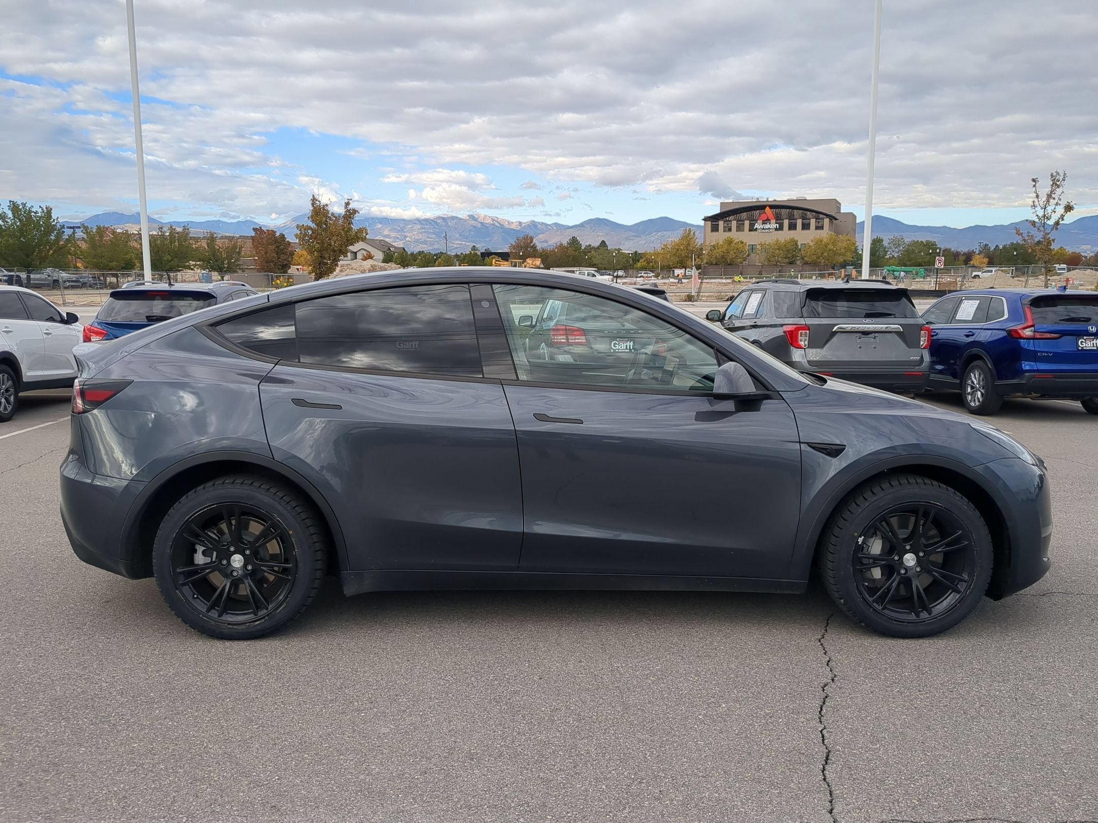 Used 2023  Tesla Long Range image 2