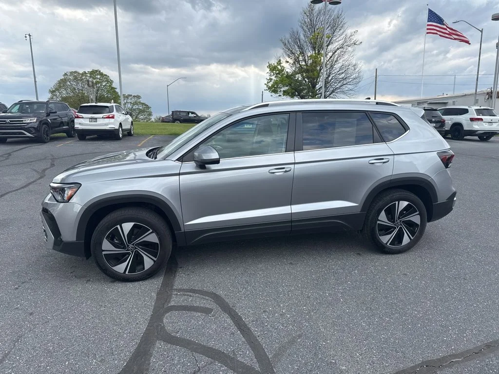 2025 Volkswagen Taos SE - Photo 12