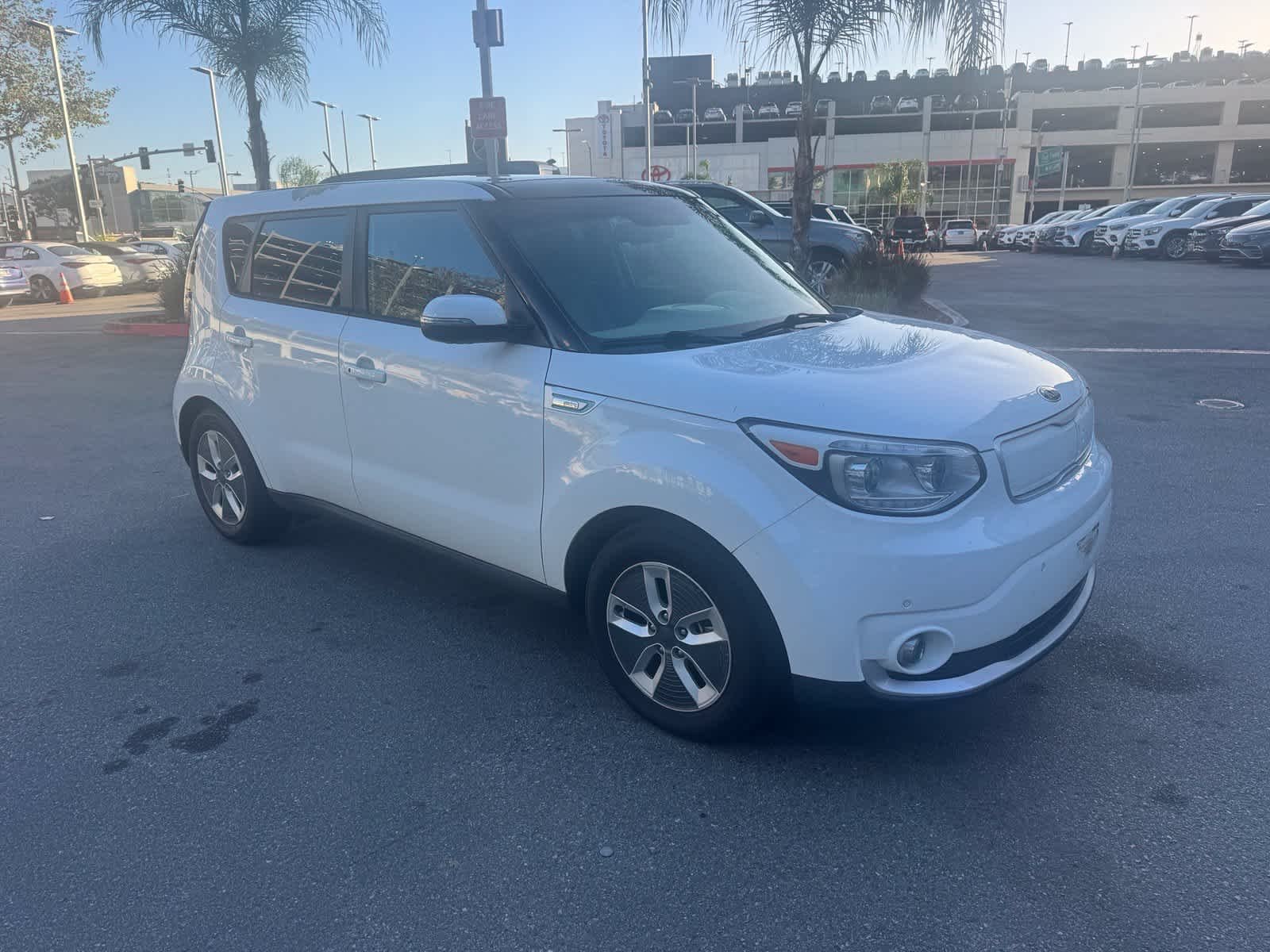 Used 2017 Kia Soul EV + with VIN KNDJX3AE7H7021121 for sale in Los Angeles, CA