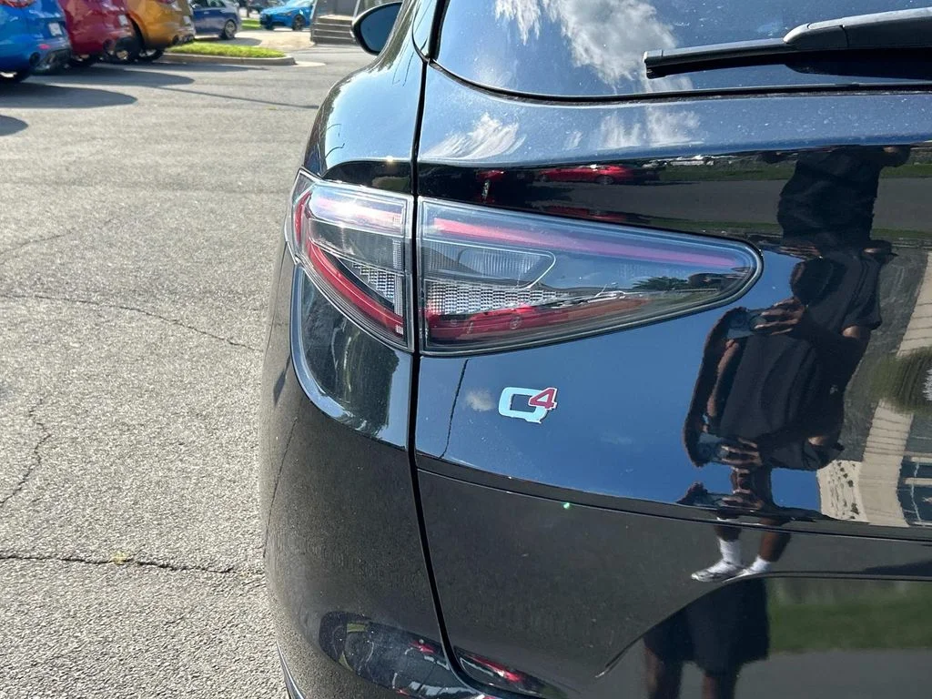 2025 Alfa Romeo Stelvio Intensa - Photo 12
