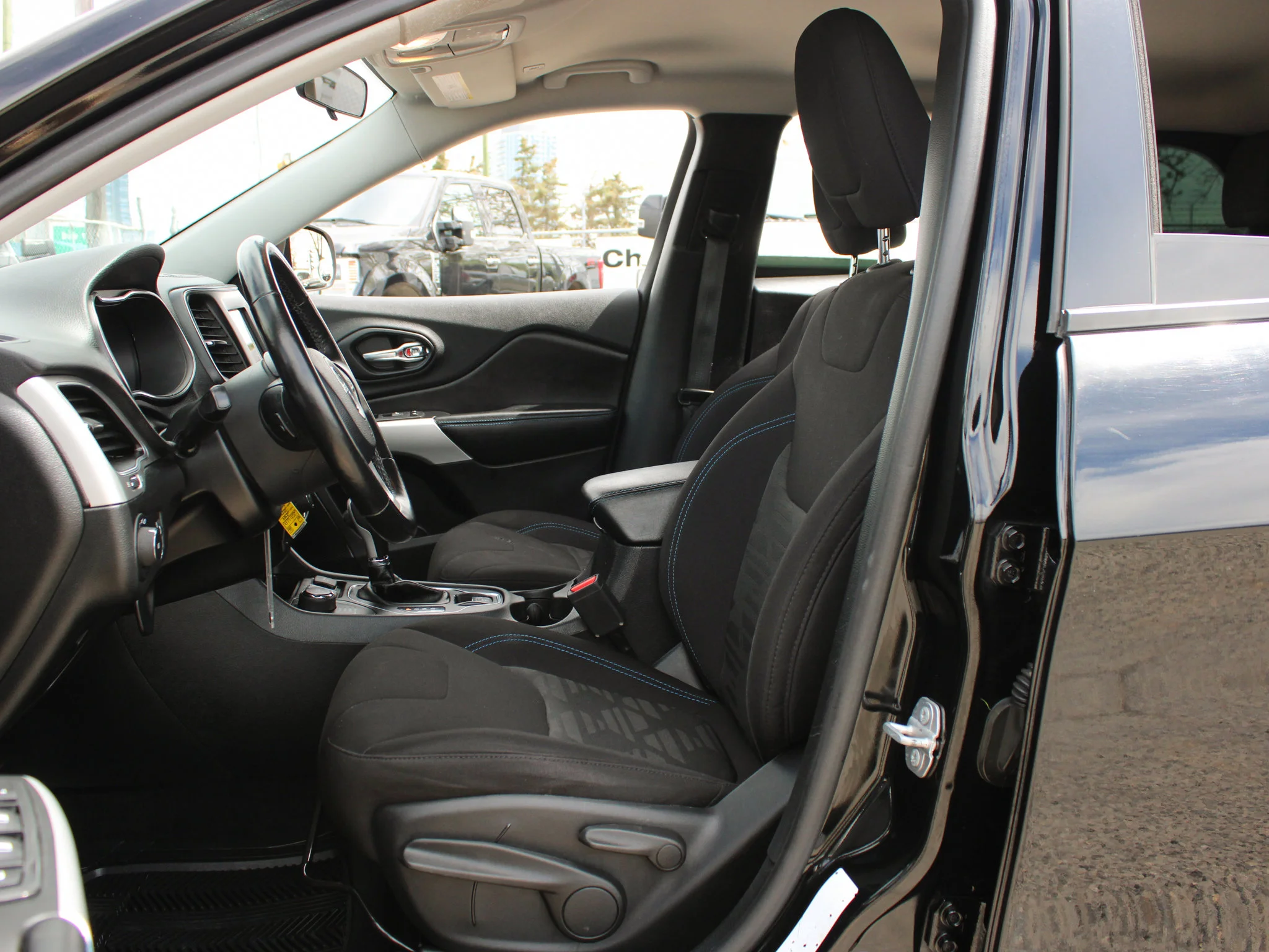 Certified Used 2019 Black Jeep Upland * One Owner | V6 | Apple CarPlay | Heated Seats | Roof Rails | Backup Camera image 3