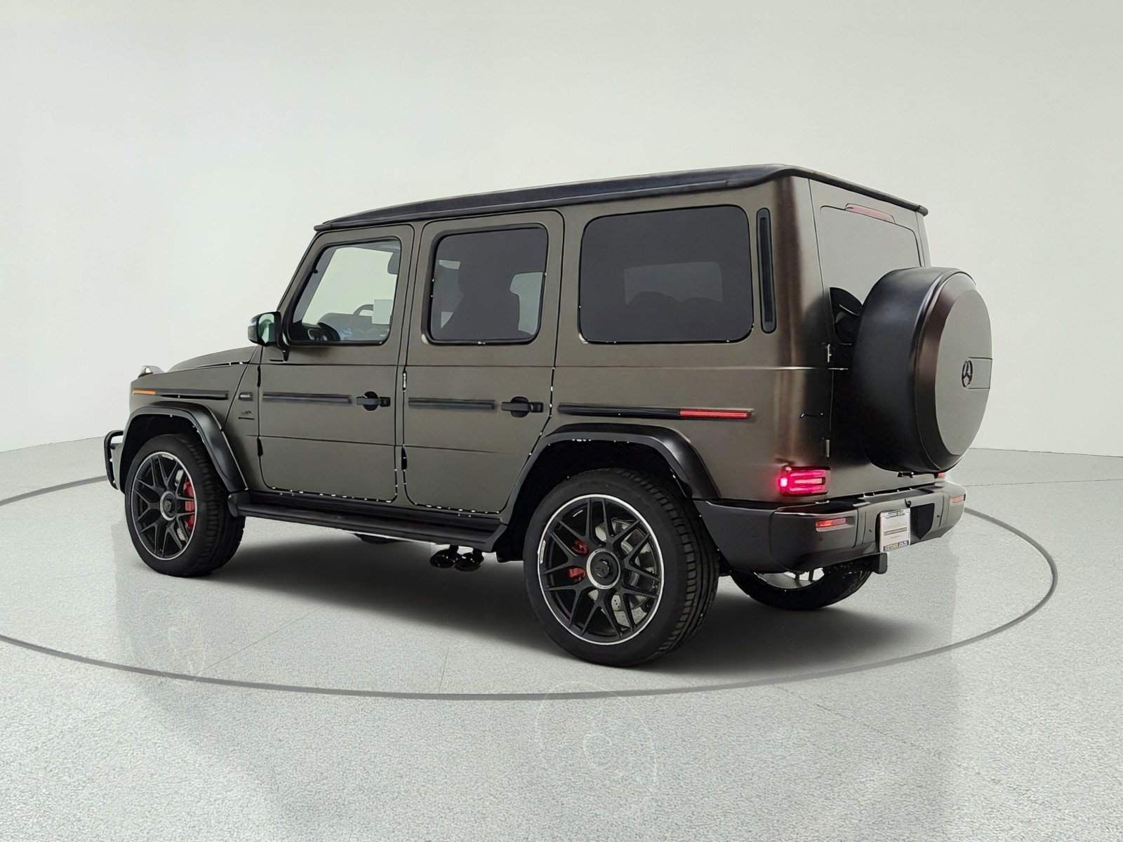 New 2027 MANUFAKTUR Dakota Brown Magno Mercedes-Benz AMG® G 63 SUV image 7