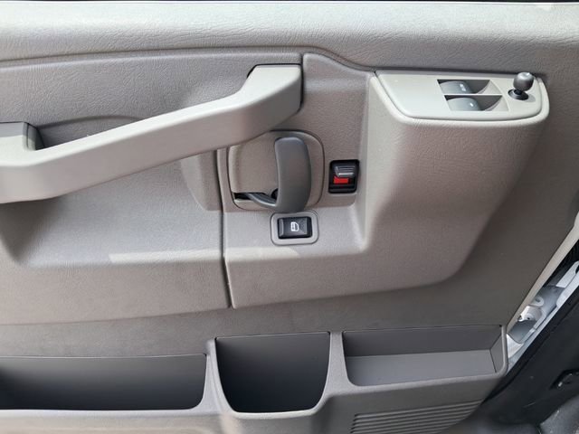 2025 Chevrolet Express Cargo Work Van - Photo 12