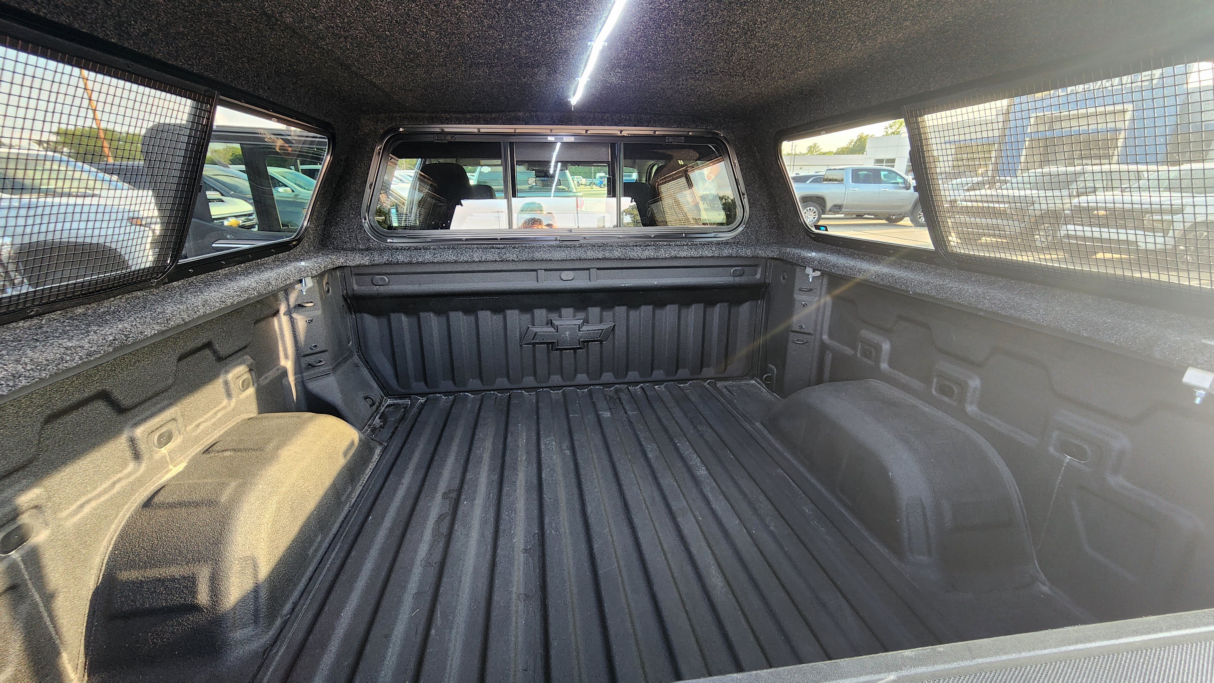2023 Chevrolet Silverado 1500 LT - Photo 17