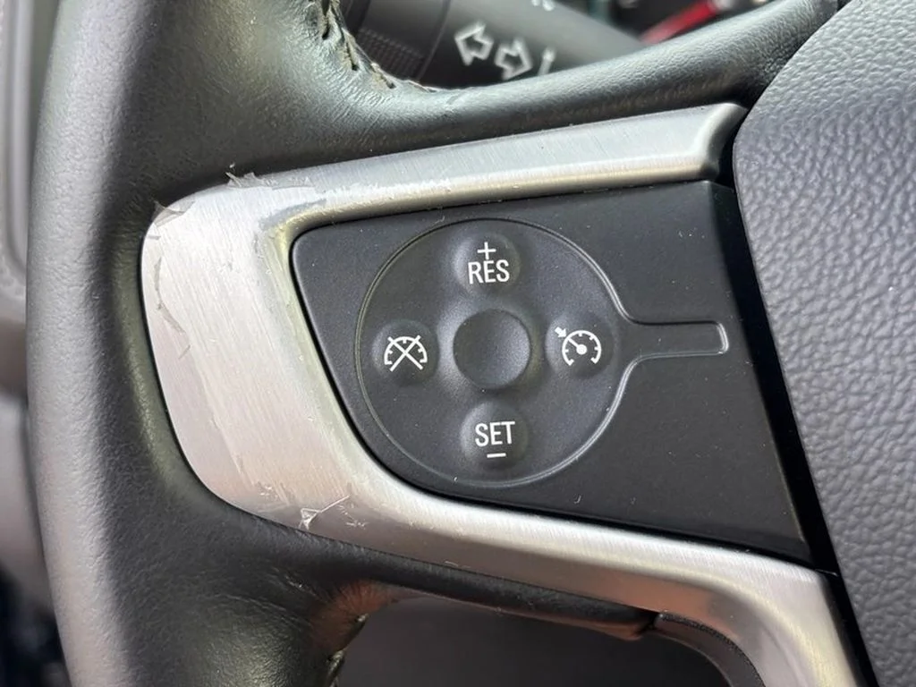 Used 2019 Onyx Black GMC 4WD SLE image 16
