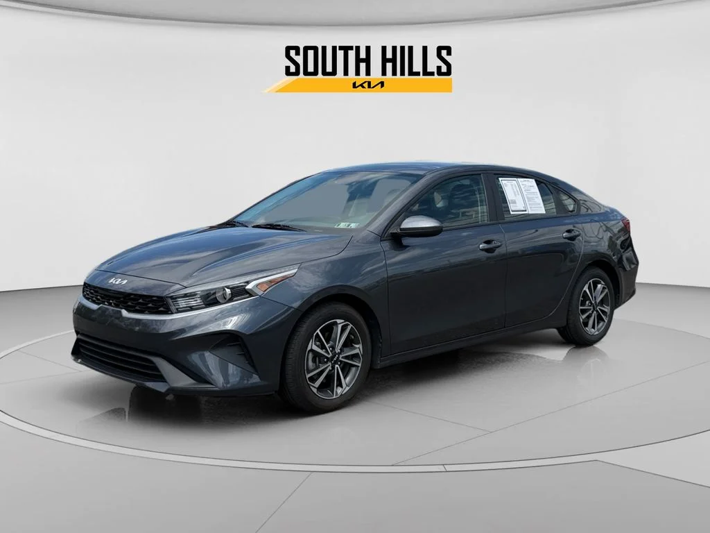2023 Kia Forte LXS AT's photo