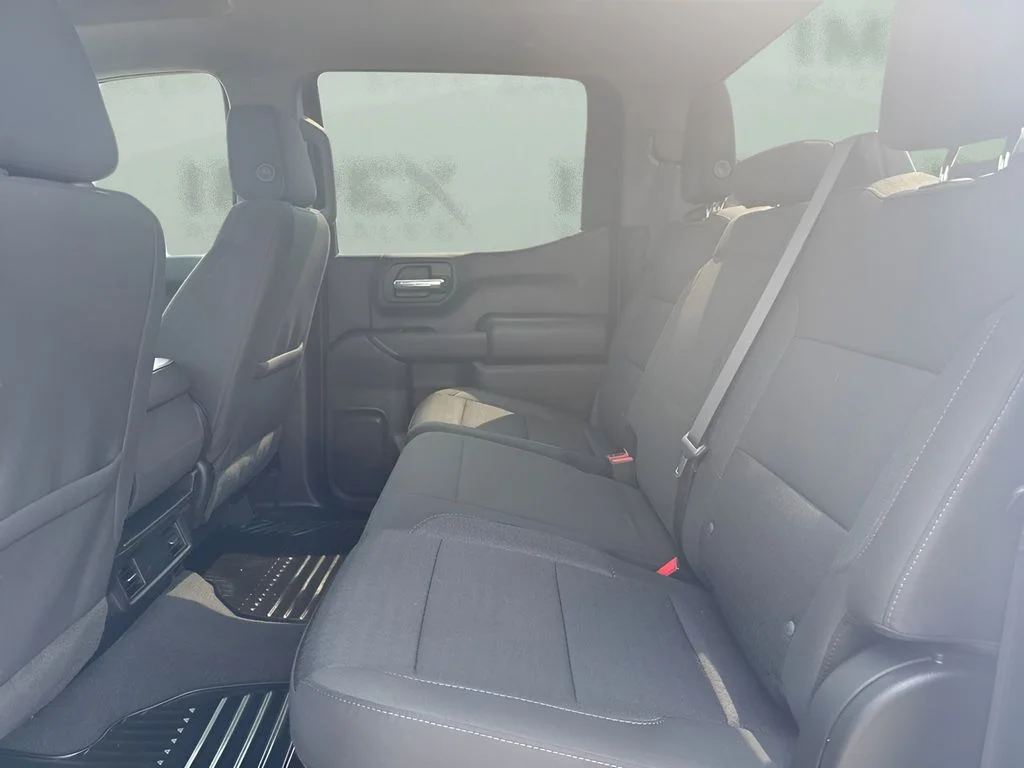 Used 2023 White Chevrolet Custom image 12