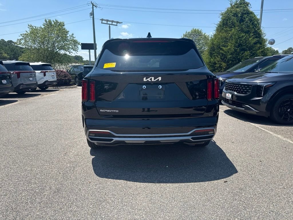 Used 2023 Black Kia SX image 4