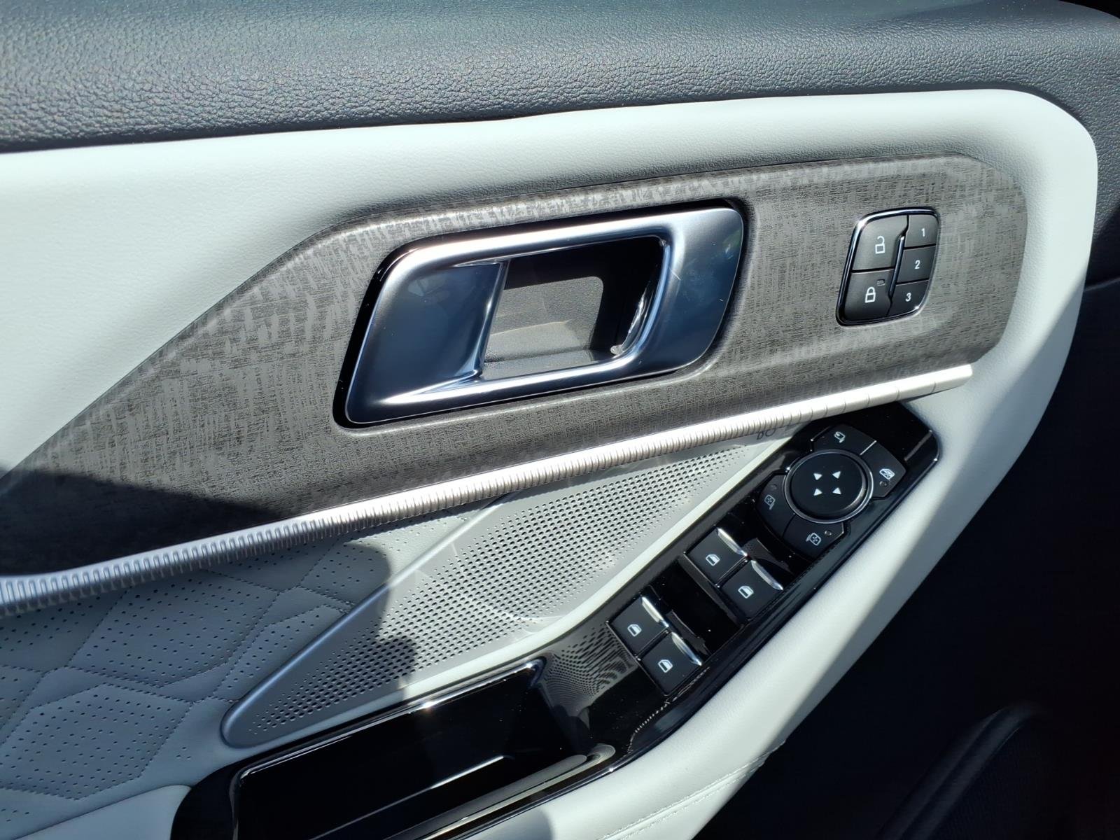 New 2026 Agate Black Metallic Ford Platinum™ image 17