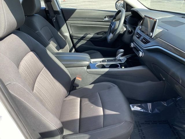 Used 2024 White Nissan 2.5 SV image 23
