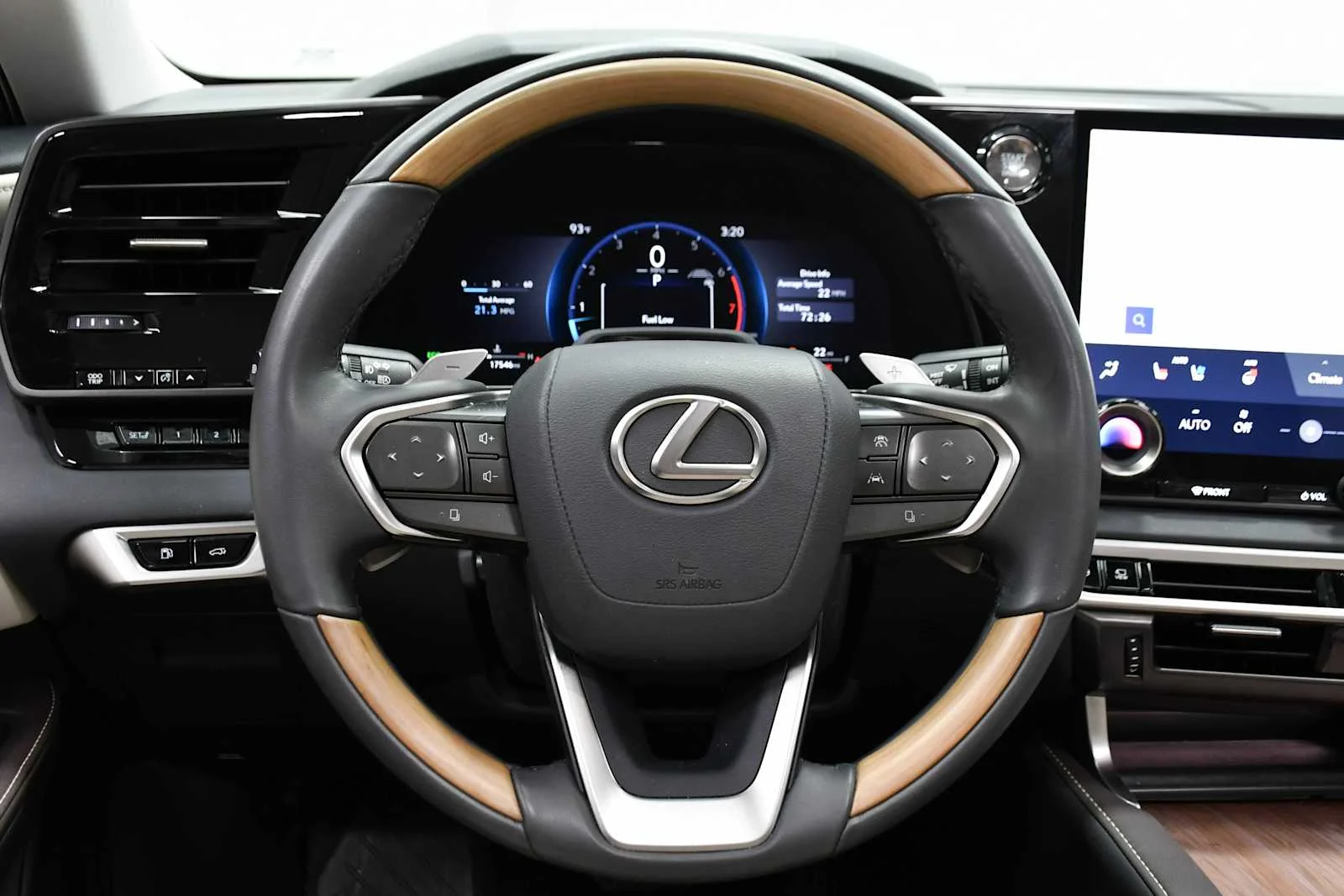 Used 2025 Iridium Lexus Premium Plus image 17