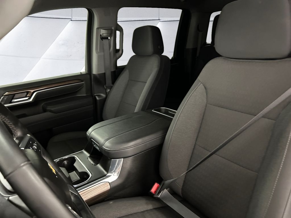 Used 2025 Black Chevrolet LT image 8
