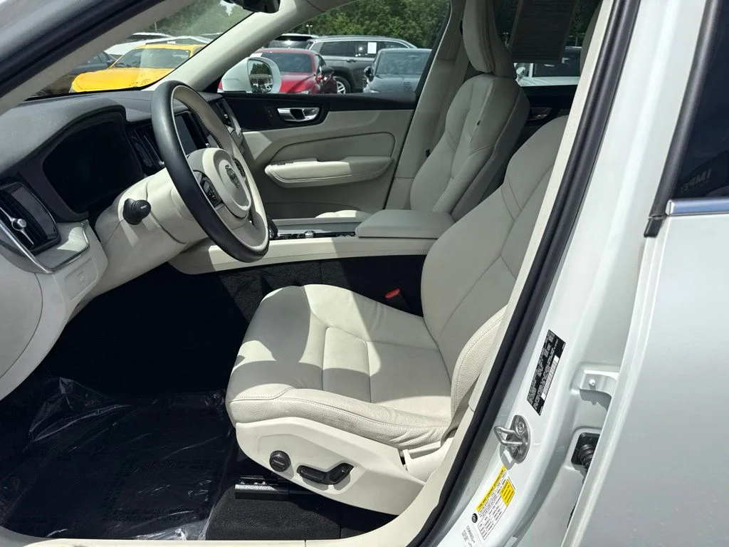 Used 2023 White Volvo B5 Plus Bright Theme image 3