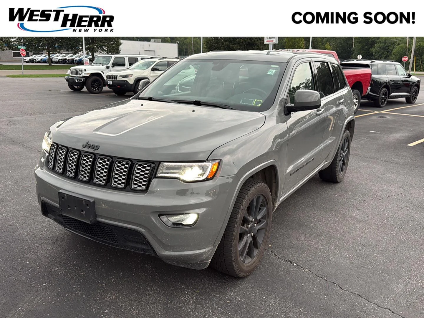 Used 2022 Sting-Gray Clearcoat Jeep Laredo X image 1