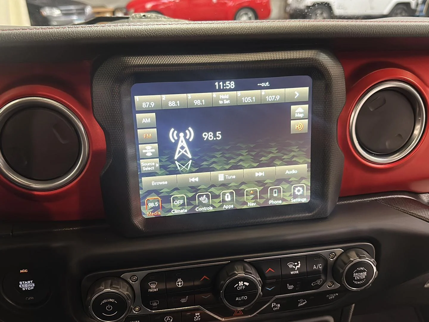 Used 2020 Bright White Clearcoat Jeep Rubicon image 19