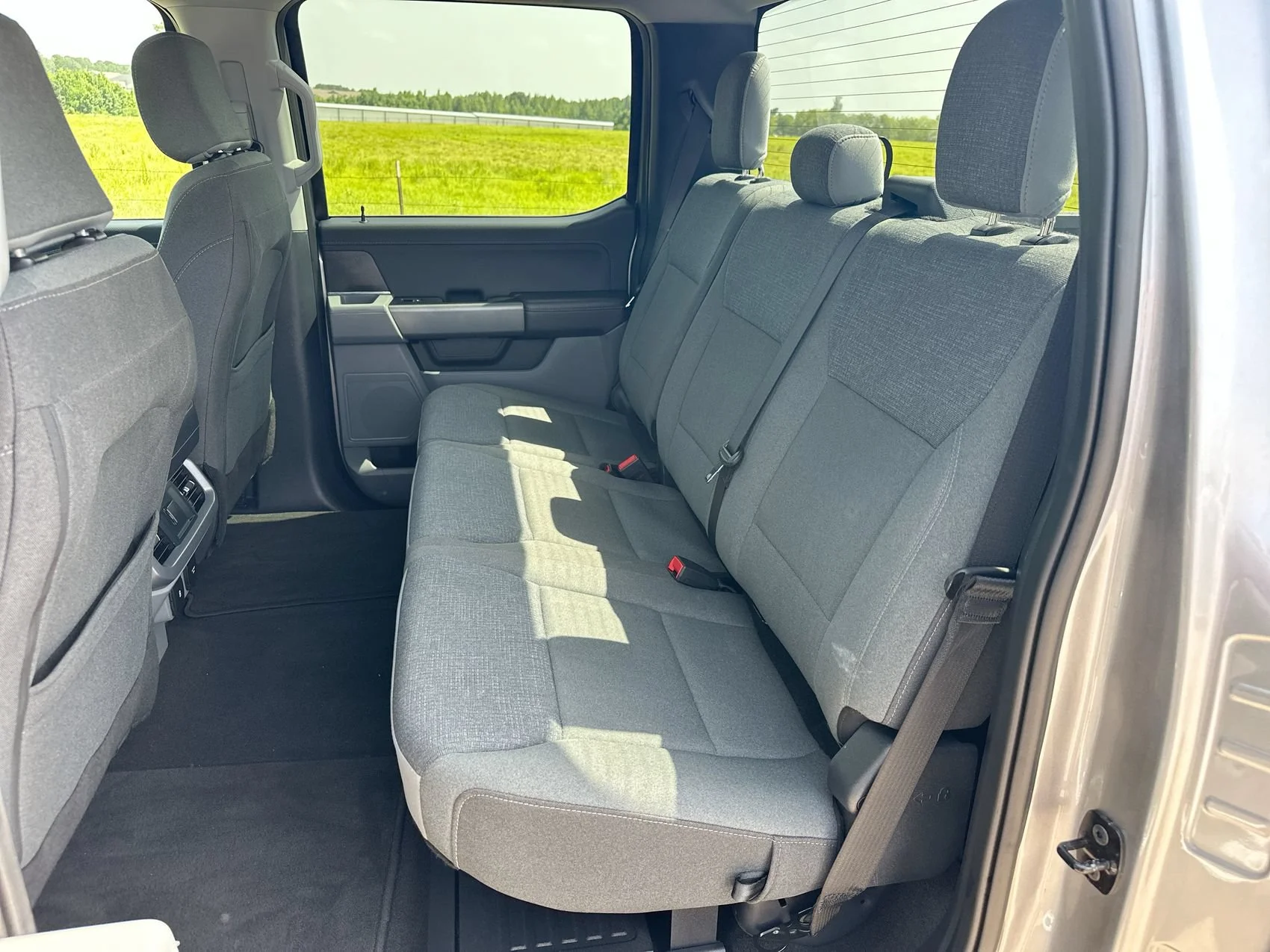 Used 2025 Silver Metallic Ford XLT image 22
