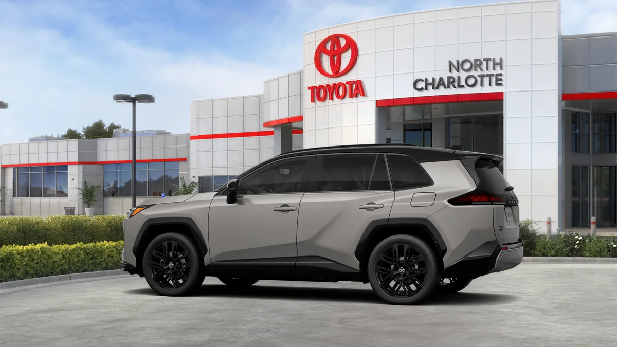 New 2026 Meteor Shower with Midnight Black Metallic roof Toyota XSE image 27