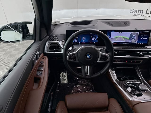 Used 2026 White Metallic BMW M60i image 24