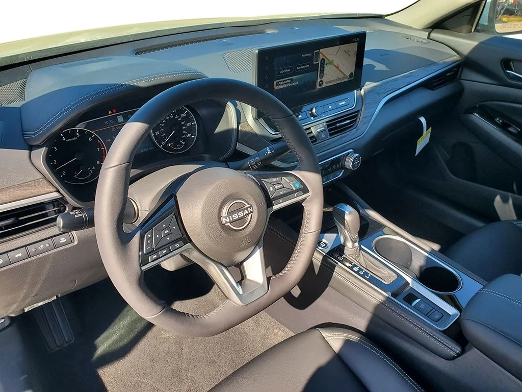 2025 Nissan Altima SL - Photo 17