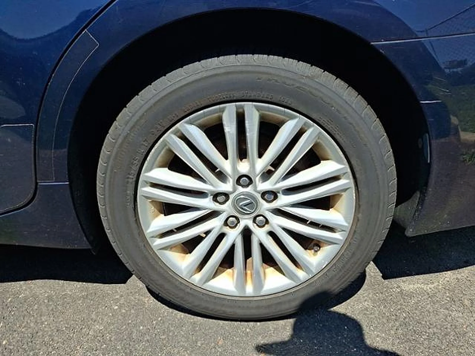 Used 2014  Lexus  image 4