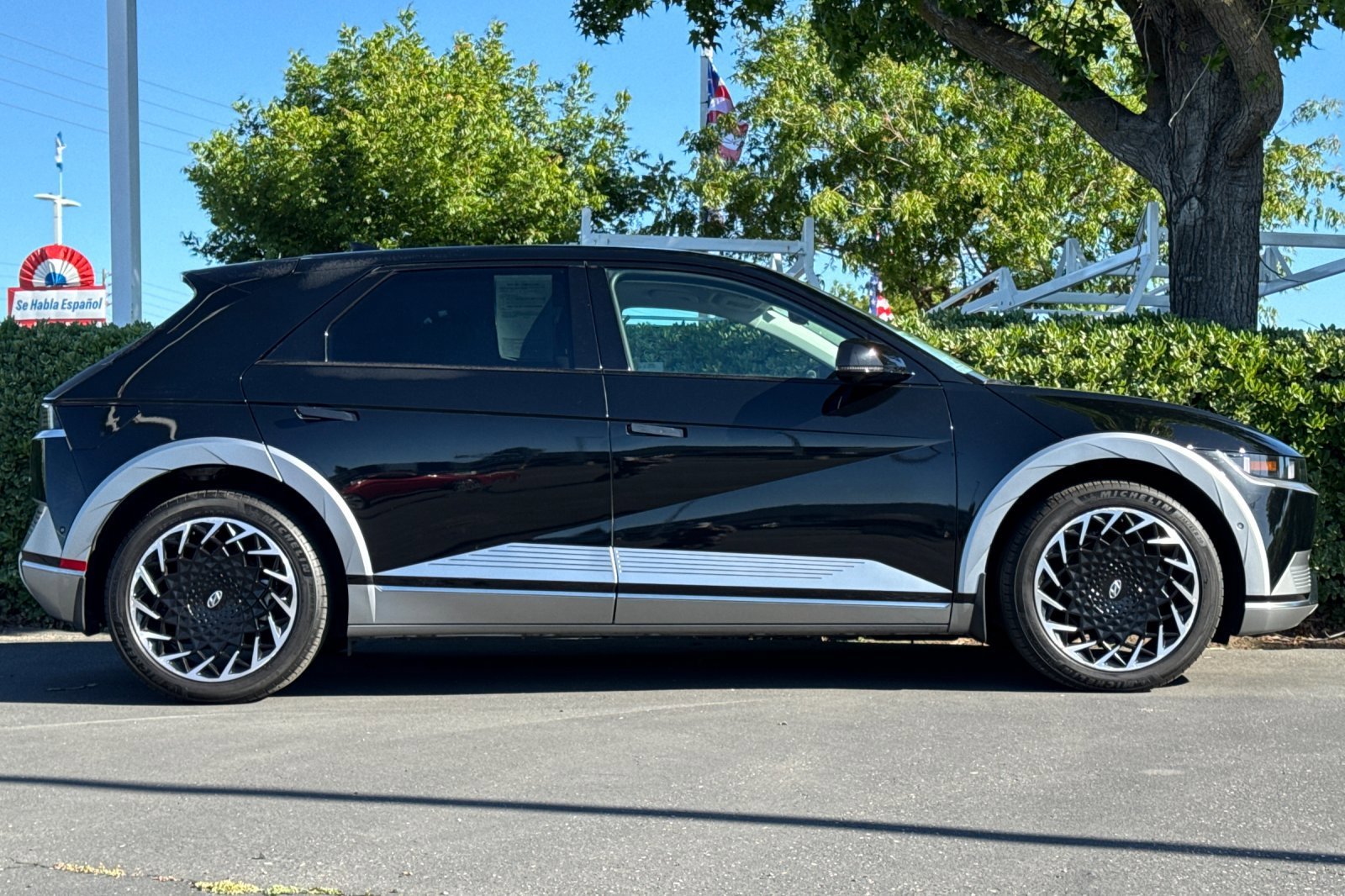 Certified Used 2024 Abyss Black Hyundai Limited image 3