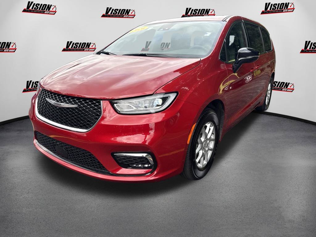 Used 2026 Red Chrysler Select image 1