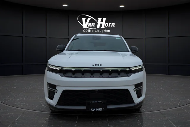 New 2026 Bright White Clear-Coat Exterior Paint Jeep Limited Reserve image 8