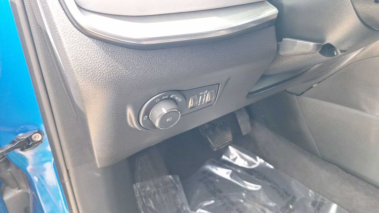 Used 2024 Blue Jeep Limited image 19