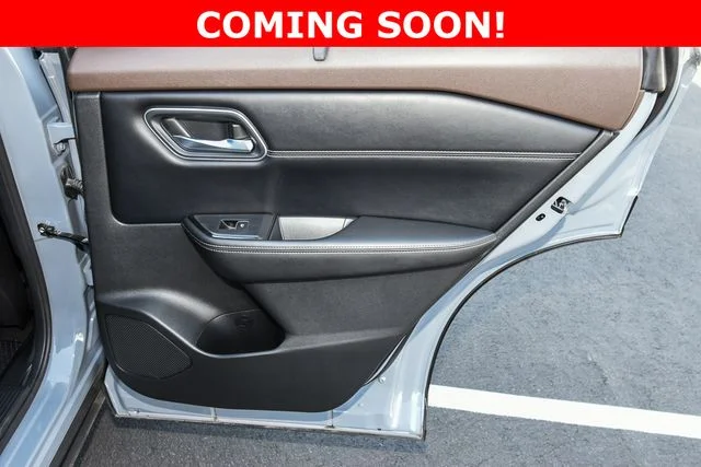 Used 2021 Gray Nissan SL image 27