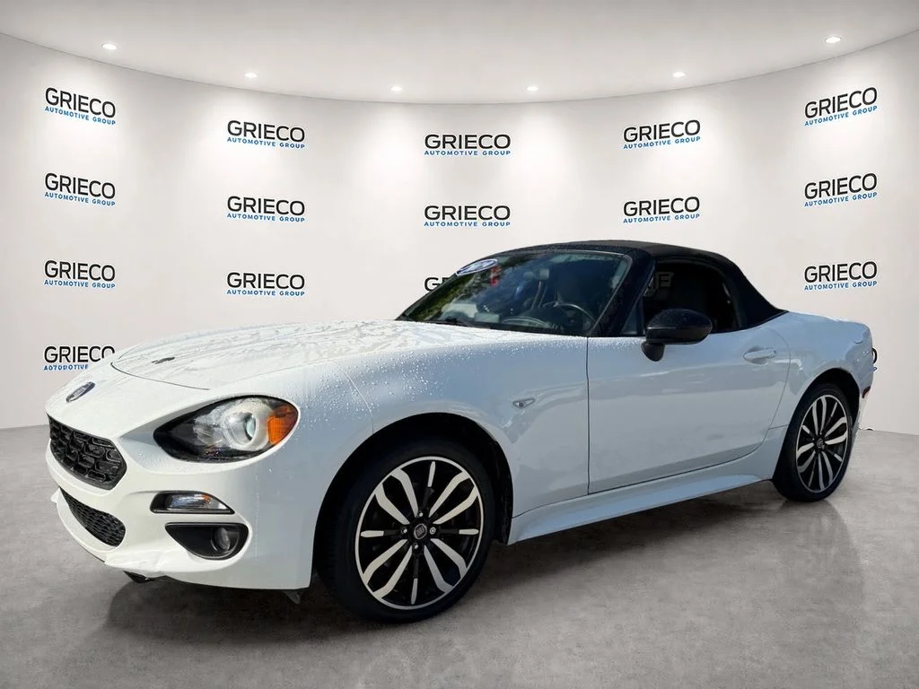 Used 2019 White FIAT Classica image 3