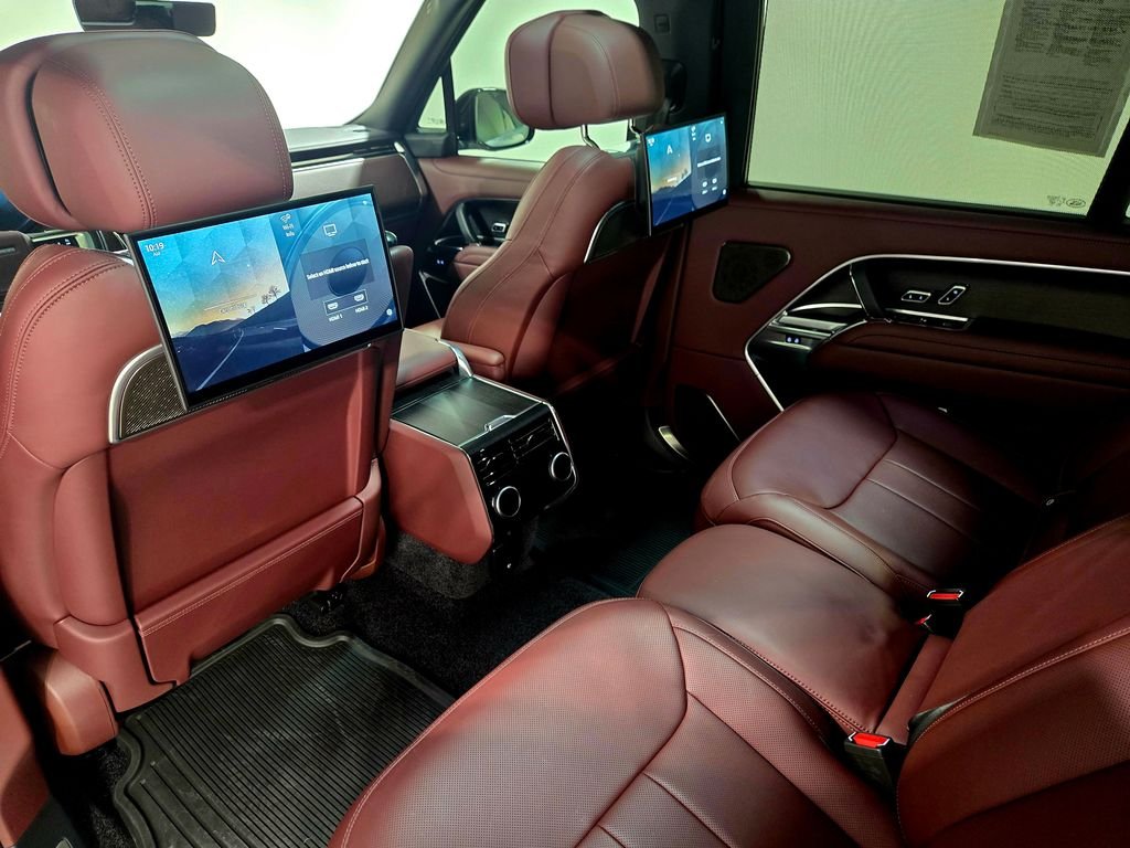 Certified Used 2025  Land Rover Autobiography image 25