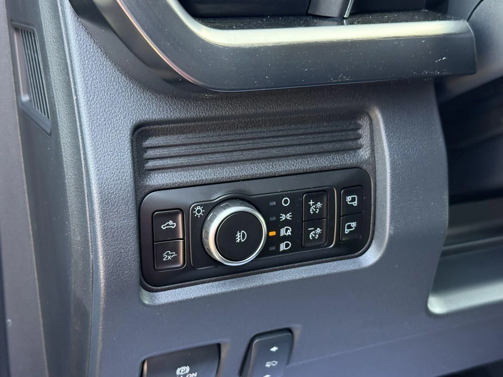 New 2026 Agate Black Metallic Ford F-250® Lariat® image 16