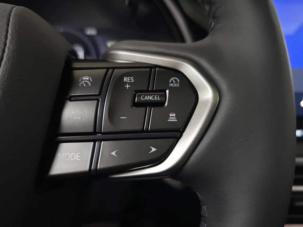 New 2026 Eminent White Pearl Lexus PREMIUM image 17