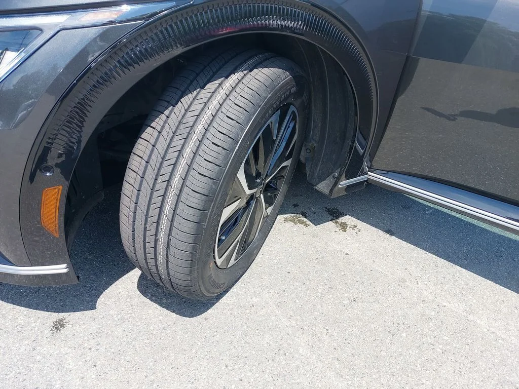 Used 2023 Gray Kia Wind image 30