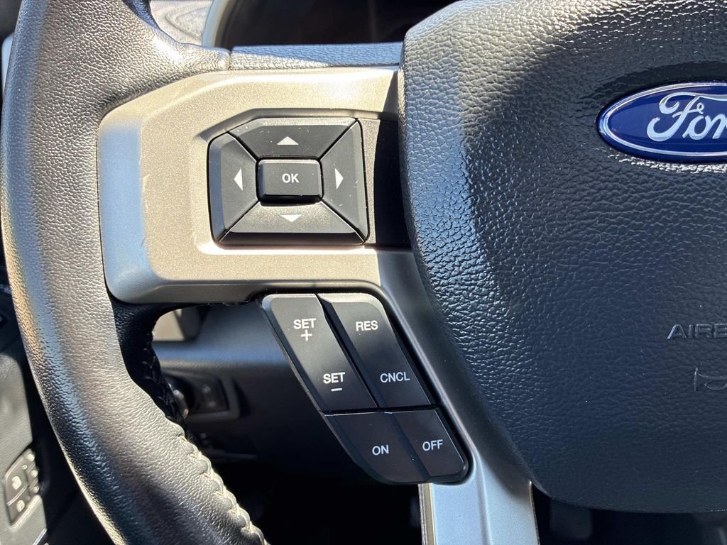 Used 2022 White Ford Lariat image 26