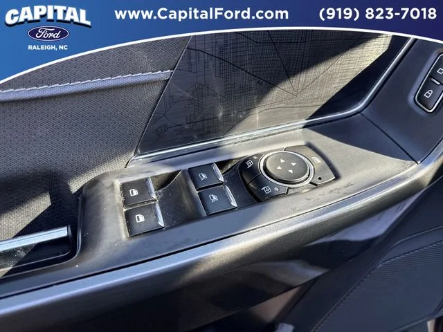 Used 2023 White Ford XLT image 21