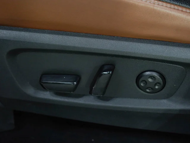 Used 2024  Nissan Platinum image 24