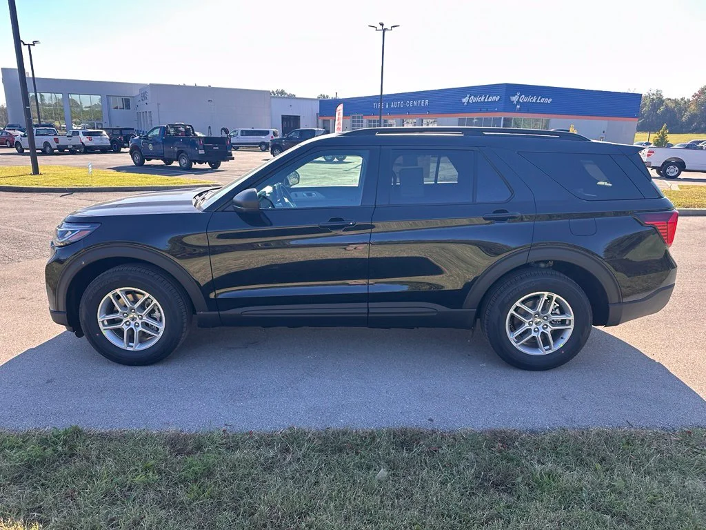 New 2027 Agate Black Metallic Ford Active image 6
